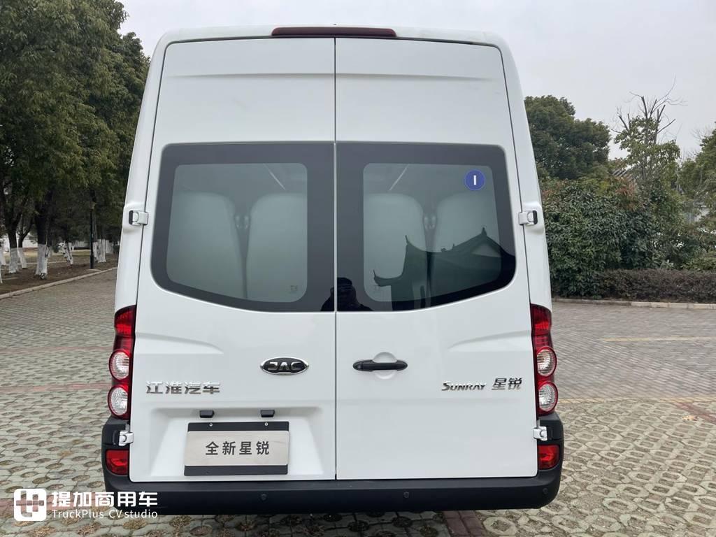 新能源汽车品牌上汽大通新途EV90，轻客领域的佼佼者——能拉货也能载人