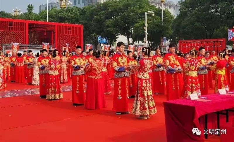 河北省保定市定州市大雾红色预警更新，浓雾笼罩下的城市安全出行提醒